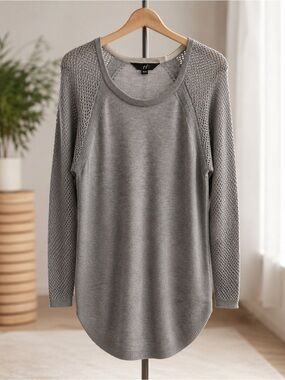 Diane von Furstenberg Light Gray Scoop Neck Knit Sweater